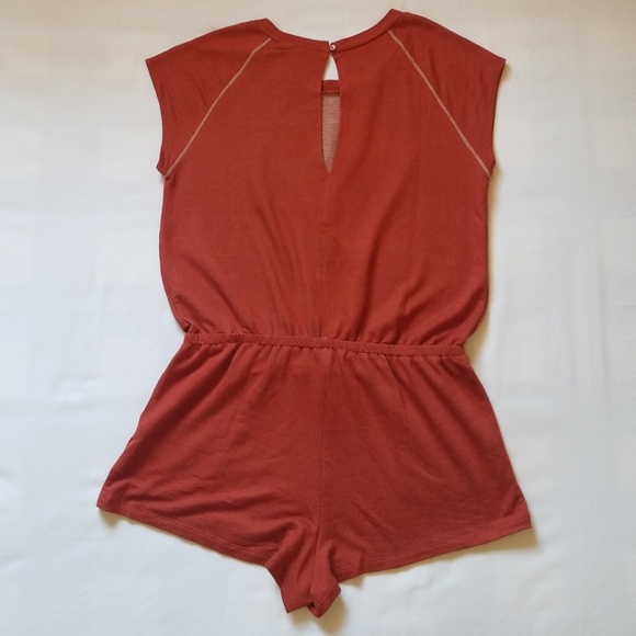 NEW. Forever 21 romper - Picture 5 of 8